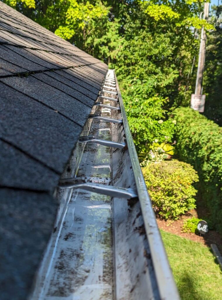 Gutter cleaning kincardine handyman